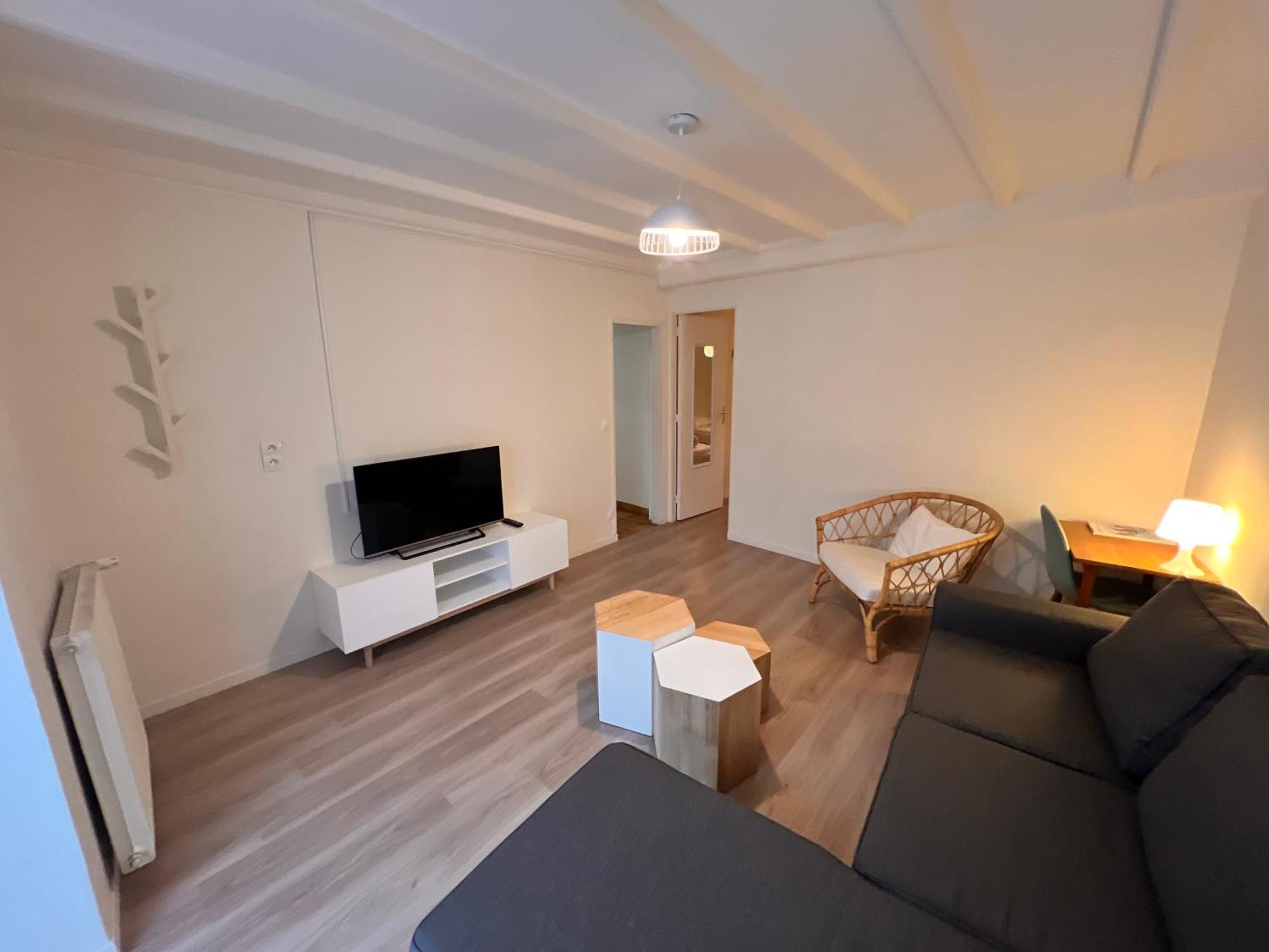 Appartement Rdc 9 Personnes, 2 Chambres, Wifi, Proche Du Centre La Bourboule Esterno foto